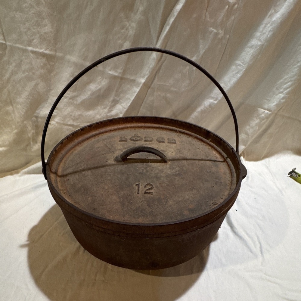 Lodge No. 12 Cast Iron Pot w/ Lid & Bail Handle, Marked 12